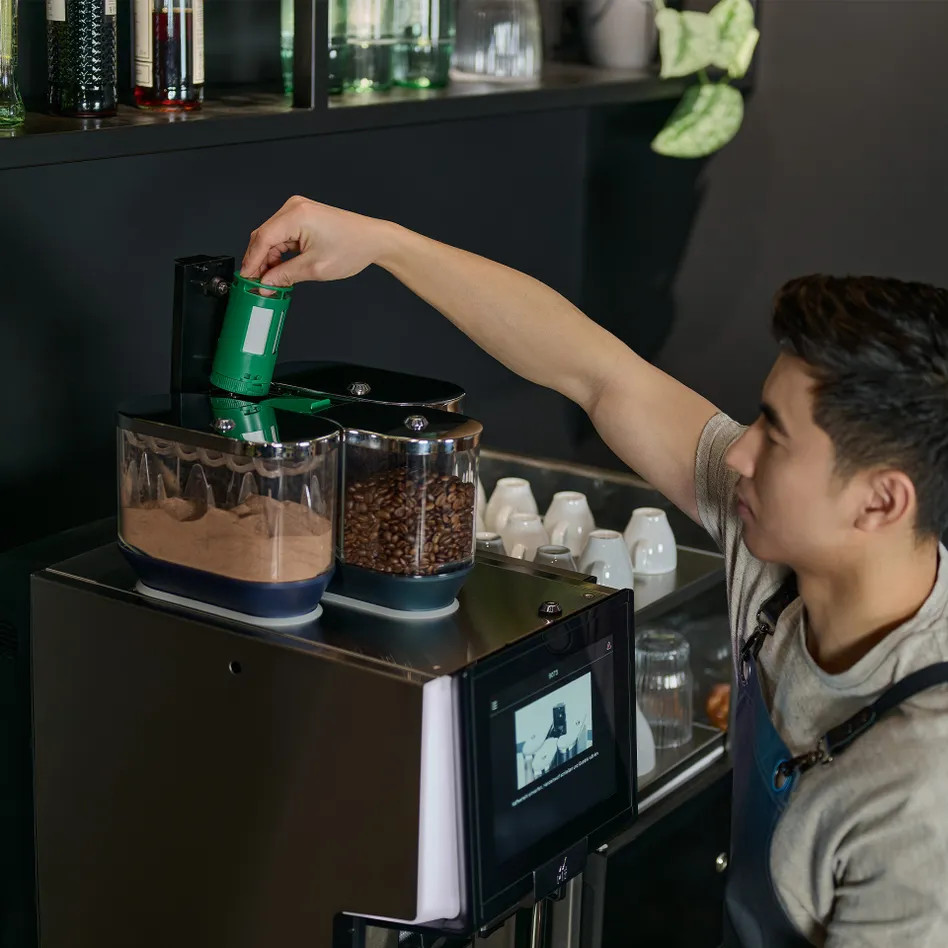 Reinigung professioneller WMF Kaffeemaschinen: Systeme, Hygiene und WMF AutoClean